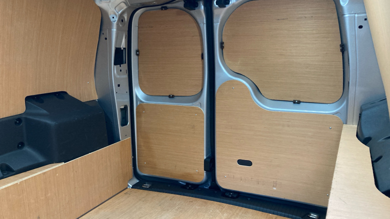 Ford Transit Connect 250 L2 Petrol 1.5 EcoBoost PHEV 150 Limited Van Auto